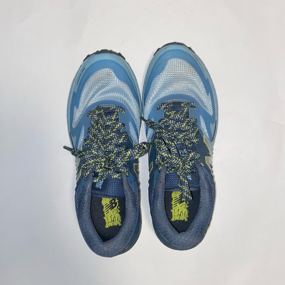 New Balance Summit QOM Athletic Women’s Shoes Size 8.5